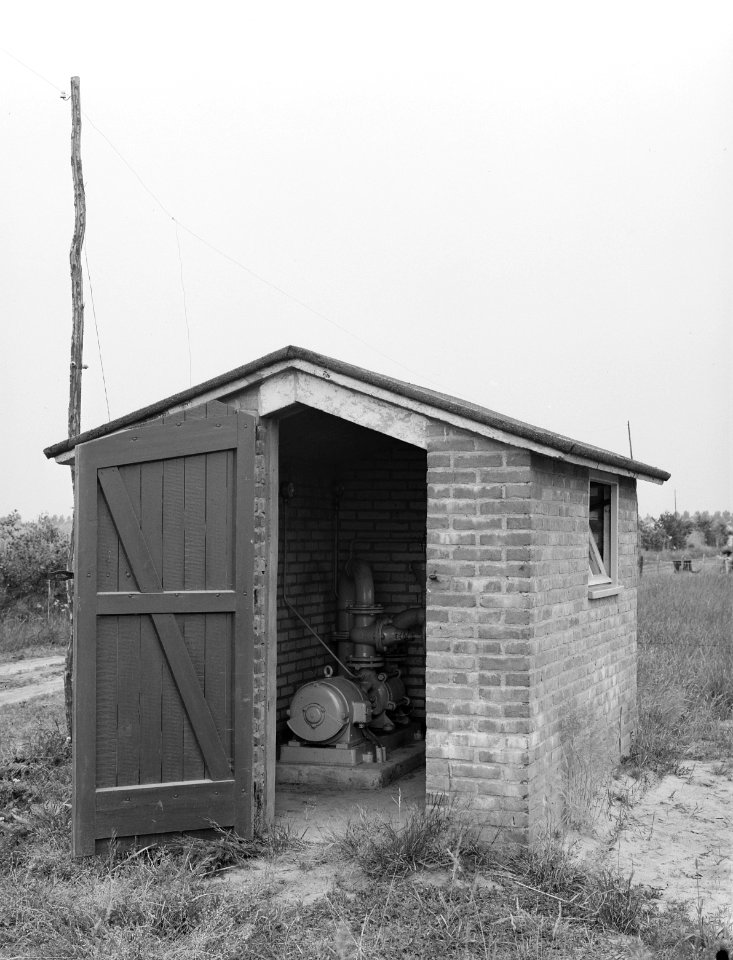 Landbouwmachines en werktuigen, werkzaamheden, beregening, pompen, Bestanddeelnr 160-1117