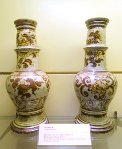 Lamp stands for domestic and ritual use, Early Le dynasty, 15th century, brown glazed ceramic - National Museum of Vietnamese History - Hanoi, Vietnam - DSC05709