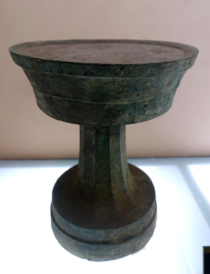 Lamp stand, China, unearthed at Xiaotianxi, Fuling district, Chongqing City, Warring States period, 475-221 BC, bronze - Sichuan Provincial Museum - Chengdu, China - DSC04237
