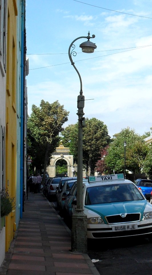 Lamp-post at Park Street (junction of Eastern Road), Brighton (IoE Code 481026)