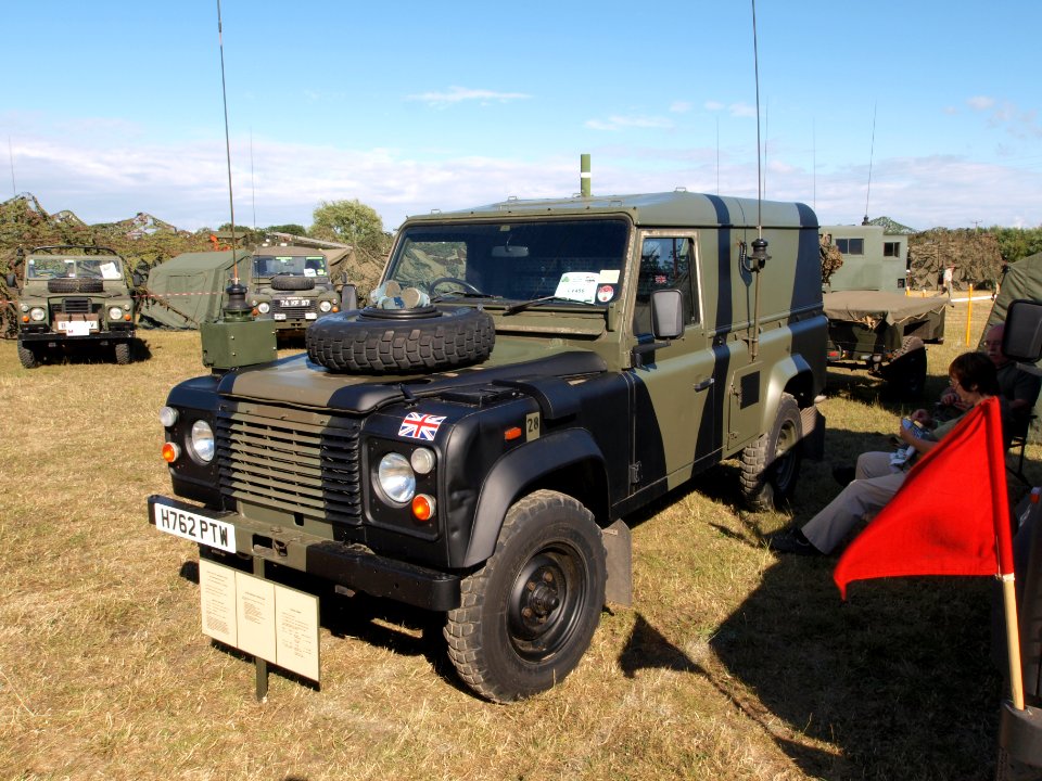 Land Rover Defender 110 FFR (1991) GB (owner Bill Hayward) pic1
