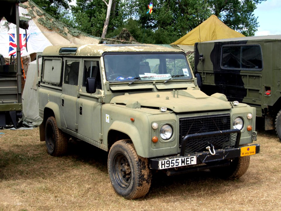 Land Rover licence registration 'H955 MEF'