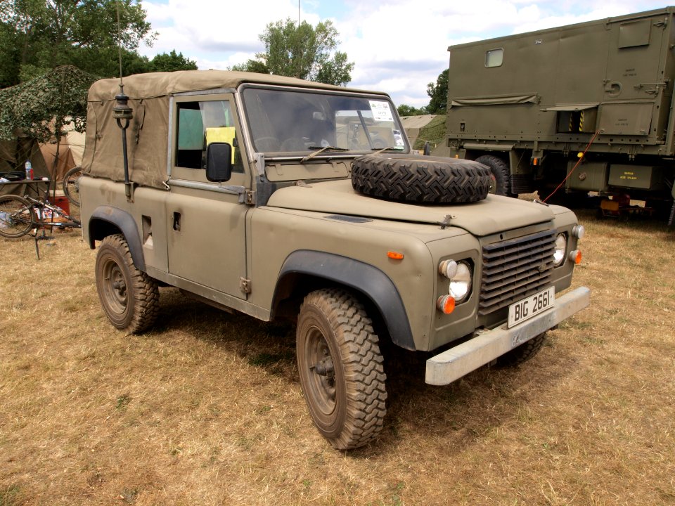 Land Rover 110 Defender (1996) (owner Steve Hockley)