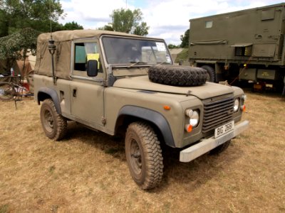 Land Rover 110 Defender (1996) (owner Steve Hockley)