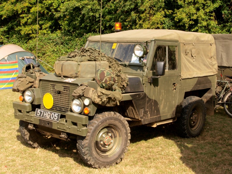 Land Rover S111 Lightweight FFR (1980) owned by Edward Elen