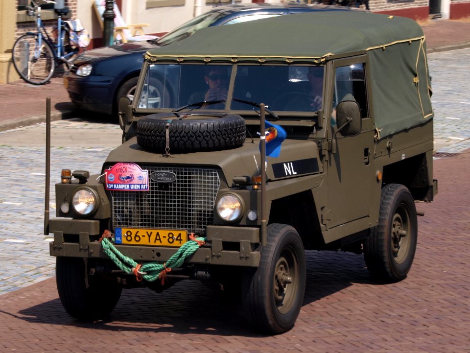 Land Rover 86-YA-84