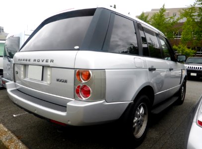 LAND ROVER RANGE ROVER VOGUE 4.4 V8 (LM5N) rear photo