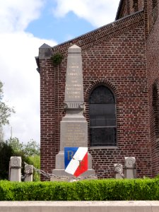 Landouzy-la-Cour (Aisne) monument aux morts