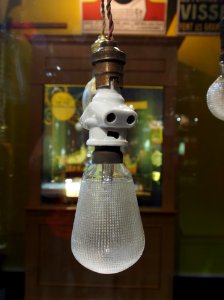 Lampe, Musée EDF Electropolis photo 5