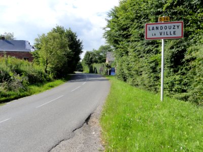Landouzy-la-Ville (Aisne) city limit sign