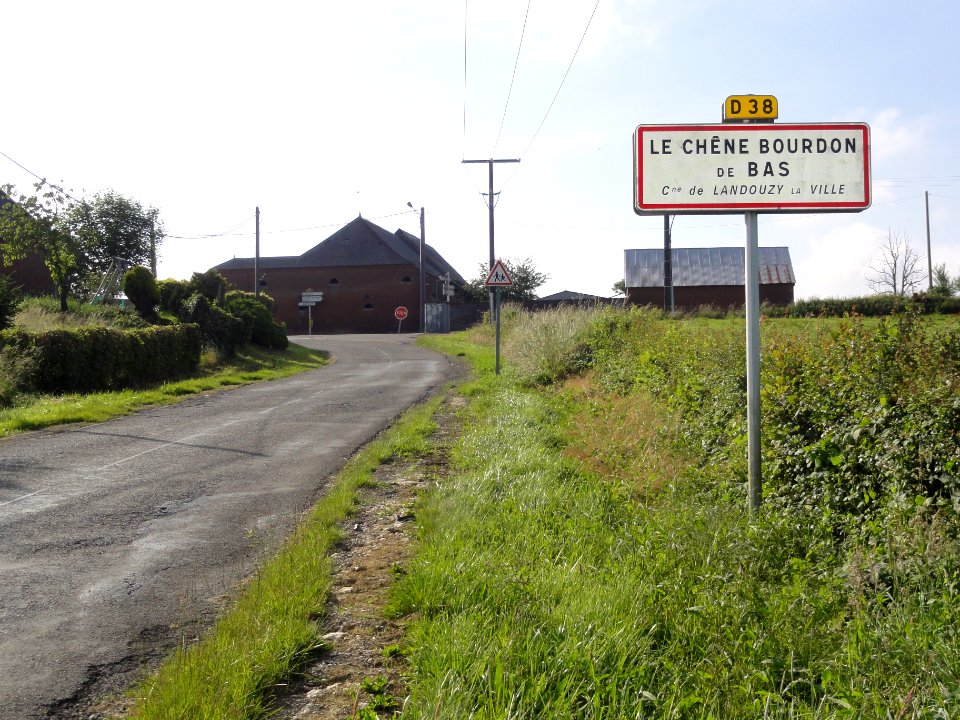 Landouzy-la-Ville (Aisne) city limit sign Le Chêne Bourdon de Bas