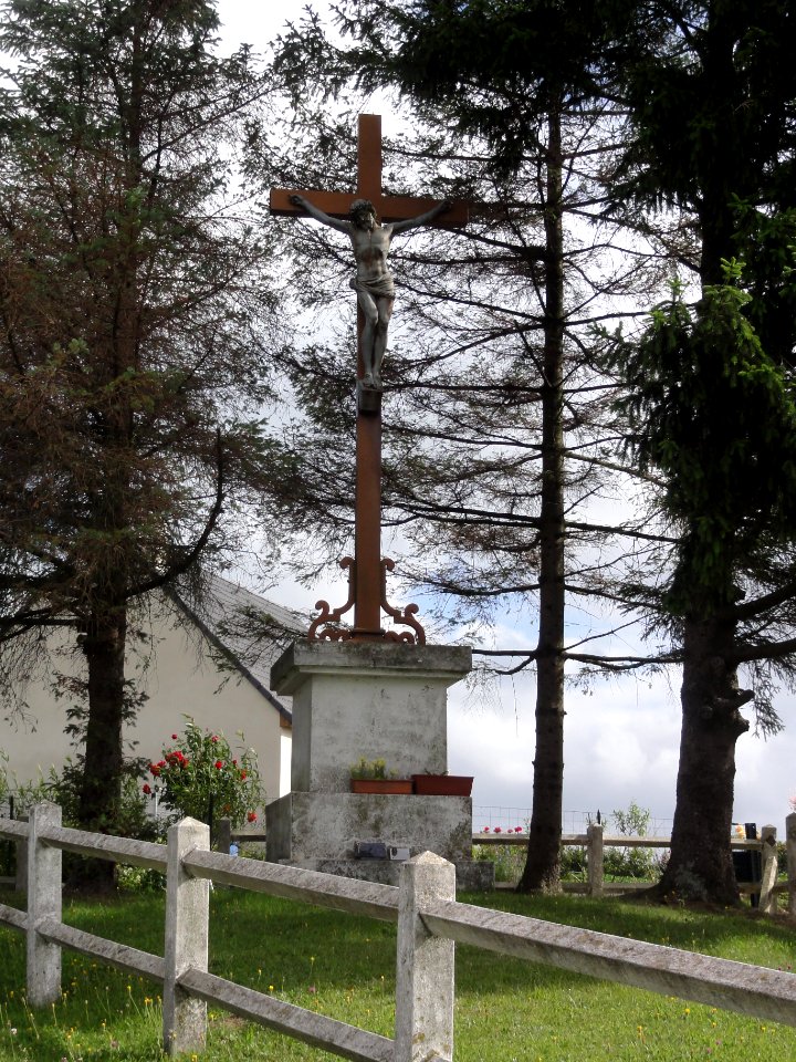 Landouzy-la-Cour (Aisne) croix de chemin, rue Neuve