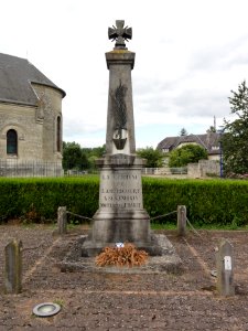 Landricourt (Aisne) monument aux morts