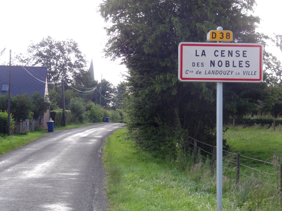 Landouzy-la-Ville (Aisne) city limit sign La Cense des Nobles