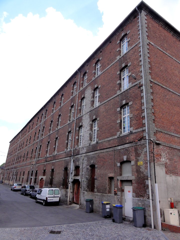 Landrecies (Nord, Fr) caserne Beron coté equries