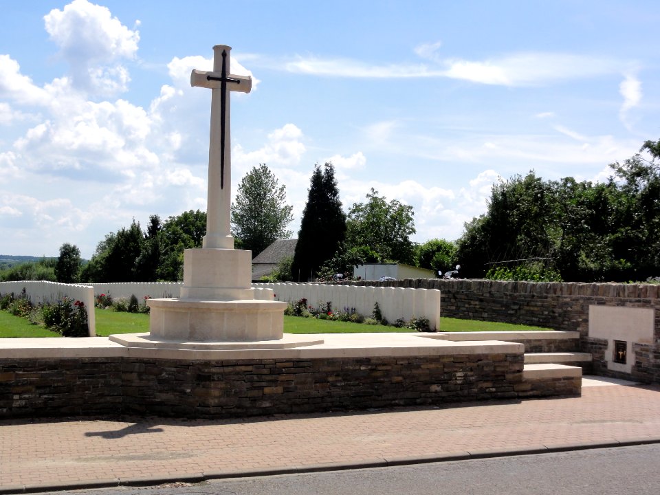 Landrecies Briths Cemetery GWGC (Nord, Fr)