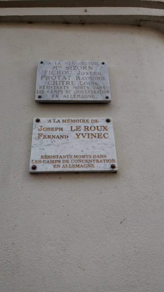 Landerneau - Rue des Déportés - Plaques à la mémoire des Résistants
