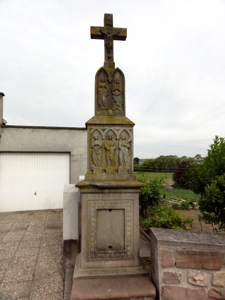 Langatte (Moselle) croix de chemin B