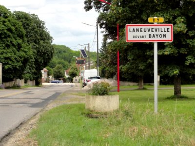 Laneuveville-devant-Bayon (M-et-M) city limit sign
