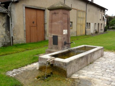 Laneuveville-aux-Bois (M-et-M) fontaine B