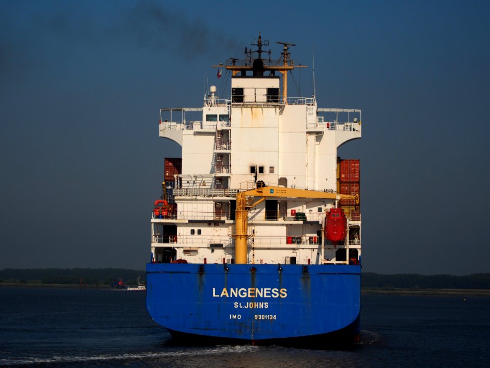 Langeness - IMO 9301134, leaving Berendrecht lock, Port of Antwerp, pic4