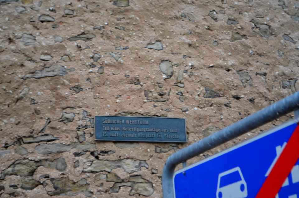 Langendiebach, Südlicher Wehrturm, Tafel