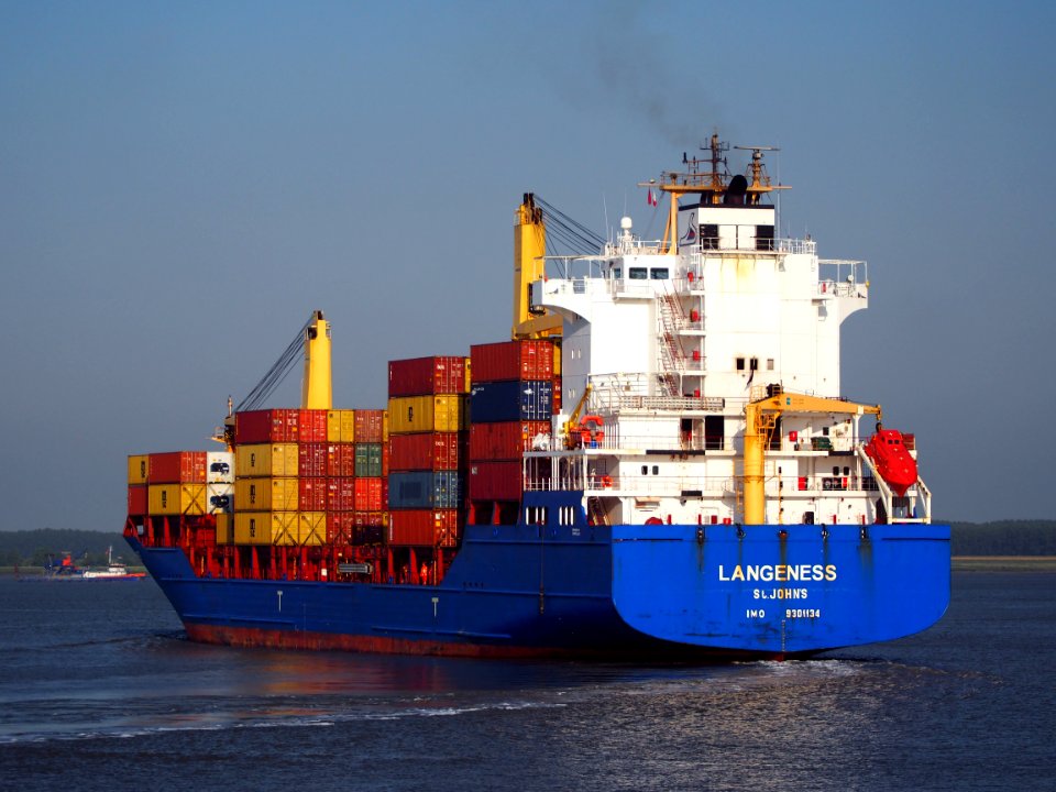 Langeness - IMO 9301134, leaving Berendrecht lock, Port of Antwerp, pic5
