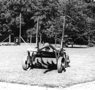 Landbouwwerktuigen, landbouwmachines, wormfrees 'till mor', Bestanddeelnr 194-1395