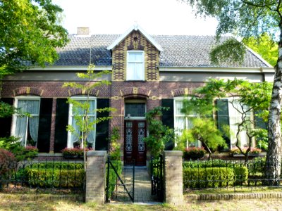 Landerd, Reek herenhuis Rozenlaan 7 (02)
