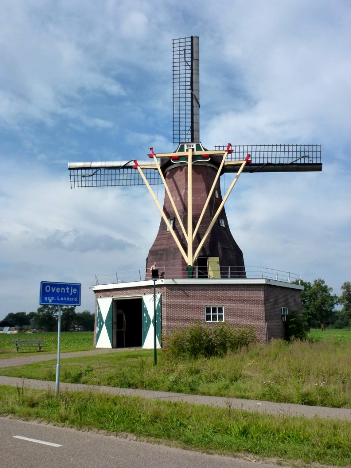 Landerd, 't Oventje, molen Sint Victor 03 met bord Oventje gem. Landerd