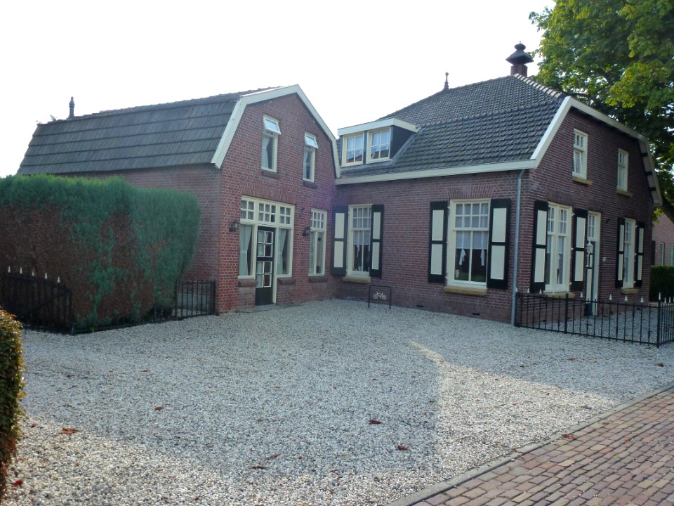 Landerd, Reek woonhuis Mgr. Borretstraat 37 (01)