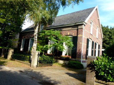 Landerd, Reek herenhuis Rozenlaan 7 (01)