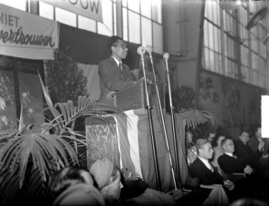 Landelijke vergaderding van de stichting Door de eeuwen trouwin de Apollohal o, Bestanddeelnr 904-2669