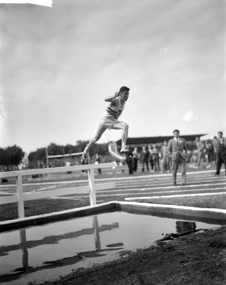 Landenatletiekwedstrijden Nederland tegen Belgie te Bergen op Zoom Gaston Roela, Bestanddeelnr 912-7627