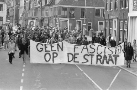 Landelijke initiatiefgroep Geen fascisten op straat demonstreren in Haarlem te, Bestanddeelnr 934-0809