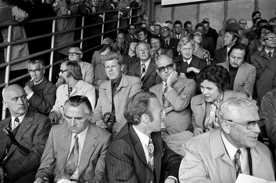 Landelijke protestbijeenkomst van boeren en tuinders in stadion Galgenwaard in U, Bestanddeelnr 927-3793