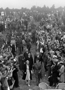 Landdag Nederlandse Rode Kruis te Lunteren. Aankomst prinses Juliana, Bestanddeelnr 902-2311 (cropped)