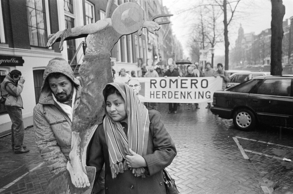 Landelijke herdenking moord op bisschop Romero in Amsterdam, Bestanddeelnr 933-9294