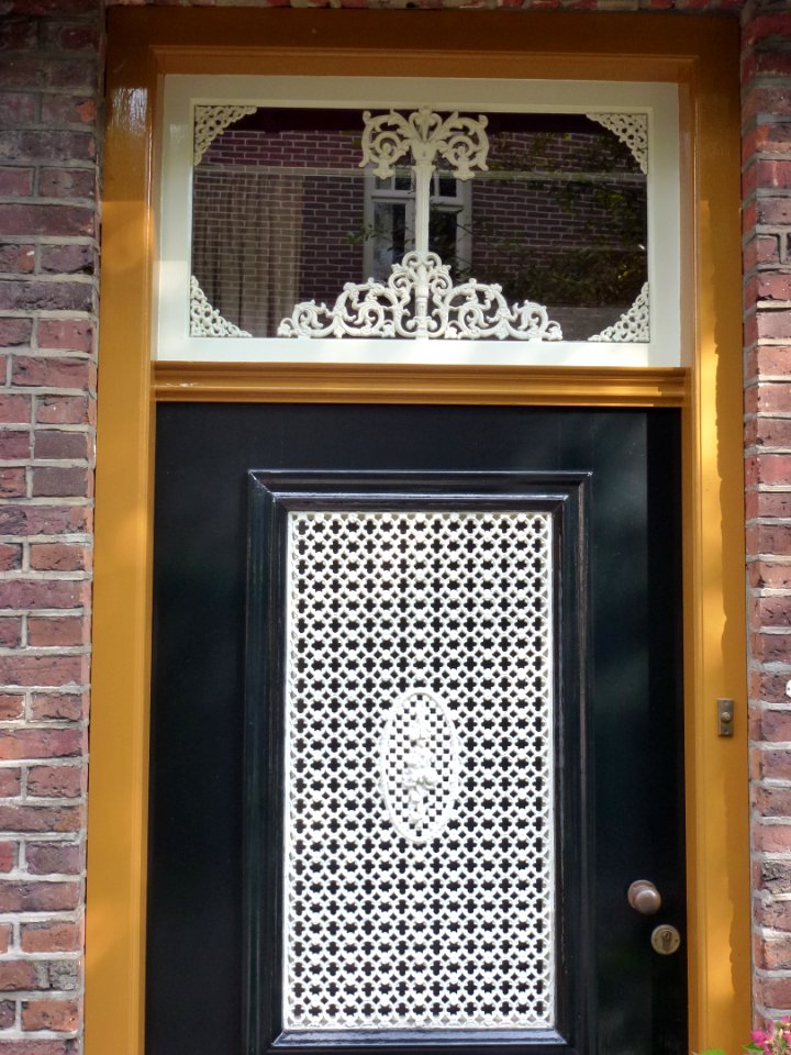 Landerd, Zeeland oude boerderij Kerkstraat 78 voordeur met deurlicht