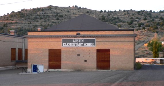 Lander County High School gym from S 1