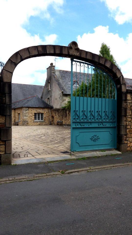 Landerneau - Rue des Capucins - Couvent des Capucins - Entrée de la cour