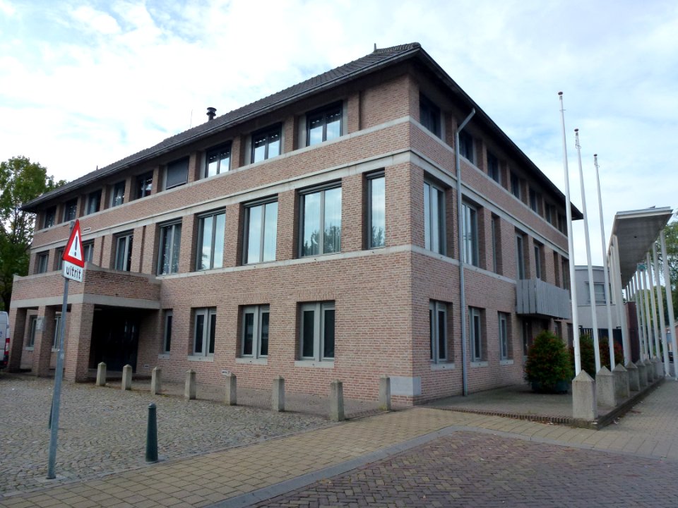 Landerd, Zeeland gemeentehuis gedeelte Bossche School voor-zij aanzicht