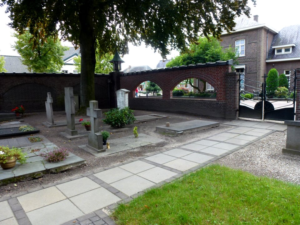 Landerd, Schaijk kerkhofmuur 02
