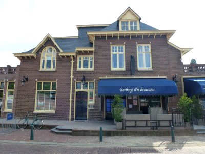 Landerd, Zeeland horecagebouw Kerkstraat 64