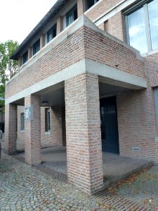 Landerd, Zeeland gemeentehuis gedeelte Bossche School ingang (02)
