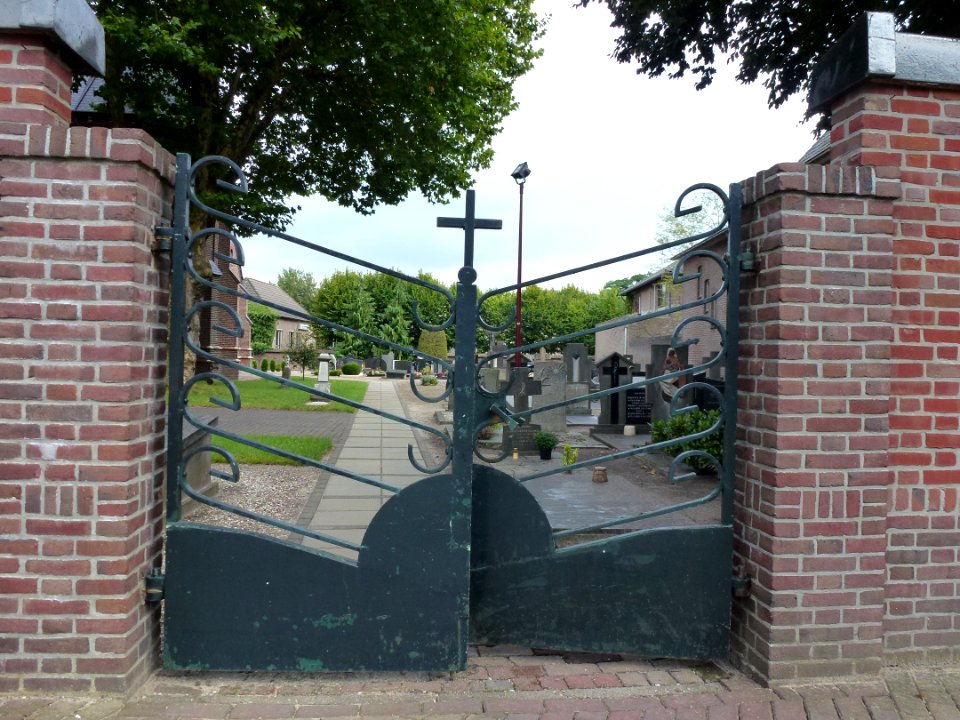 Landerd, Schaijk kerkhofmuur toegangshek
