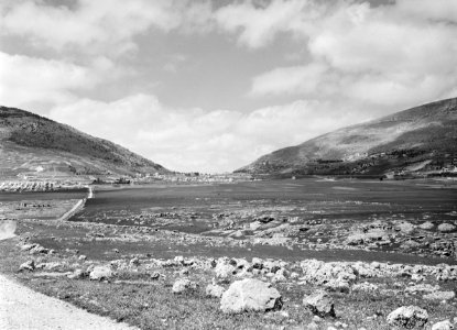 Landschap langs de weg van Ramallah naar Nablus, Bestanddeelnr 255-5559