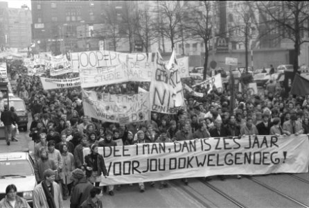 Landelijke demonstratie studenten in Amsterdam tegen beleid van minister Deetman, Bestanddeelnr 934-1418