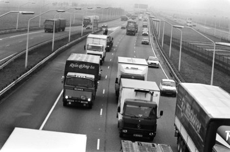 Landelijke acties van vrachtwagenchauffeurs om hun CAO-onderhandelingen kracht b, Bestanddeelnr 933-5085