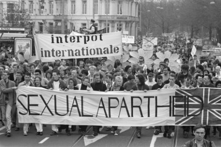 Landelijke demonstratie in Amsterdam tegen Britse Anti-homowet, Bestanddeelnr 934-2309